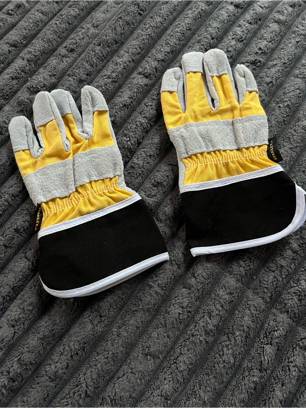 Stanley Jr Yellow, Gray & Black Kids Work Gloves